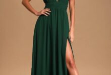 What Color Nail Polish Goes with a Green Dress