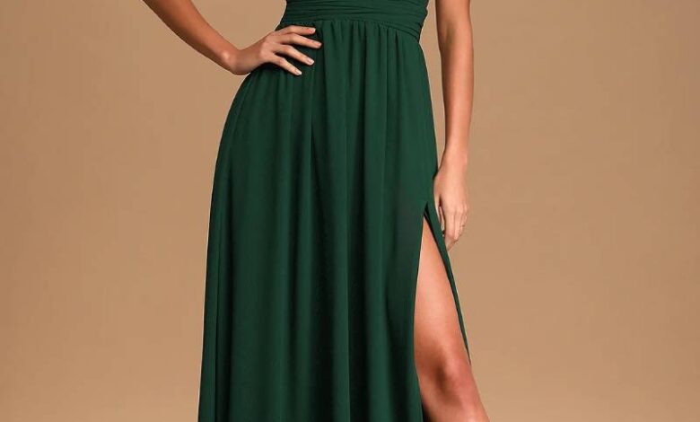What Color Nail Polish Goes with a Green Dress? 1 What Color Nail Polish Goes with a Green Dress