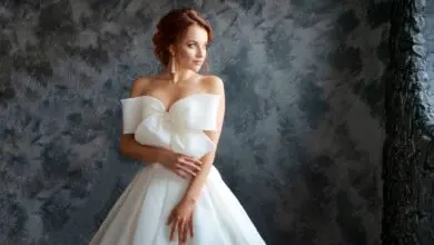 What Color Nail Polish Goes with a White Dress