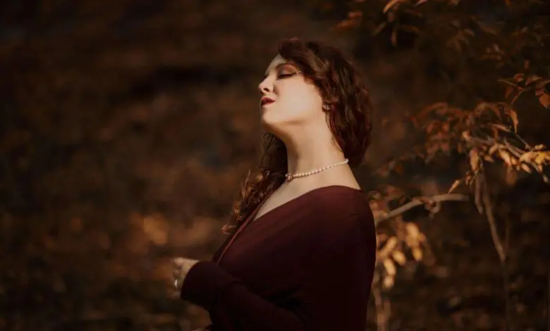 What Color Nail Polish Goes With A Burgundy