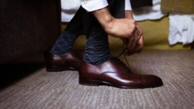 What To Wear With Burgundy Shoes