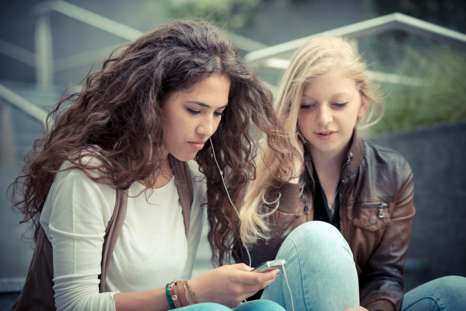 What Is Type 2b Hair And All About It? - HomeStyla